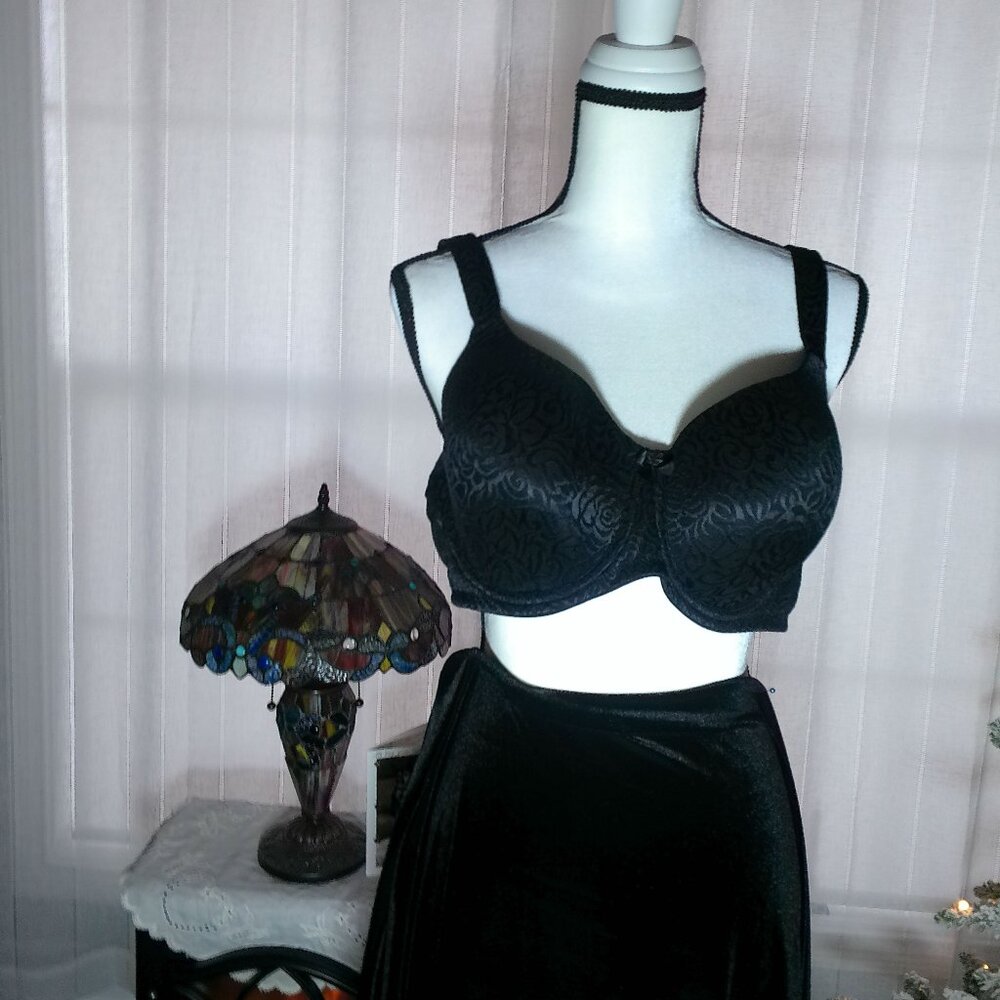 BREEZIES Bra Underwire Smooth Seamless Black NWOT 42C